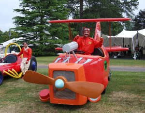 Inglaterra - O Festival de Velocidade de Goodwood 2013 realizou uma divertida exposição com os carros, em tamanho real, da 'Corrida Maluca', o desenho animado produzido por Hanna Barbera na década de 1960.